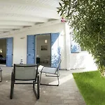 L'ancora Holidays Apartment *